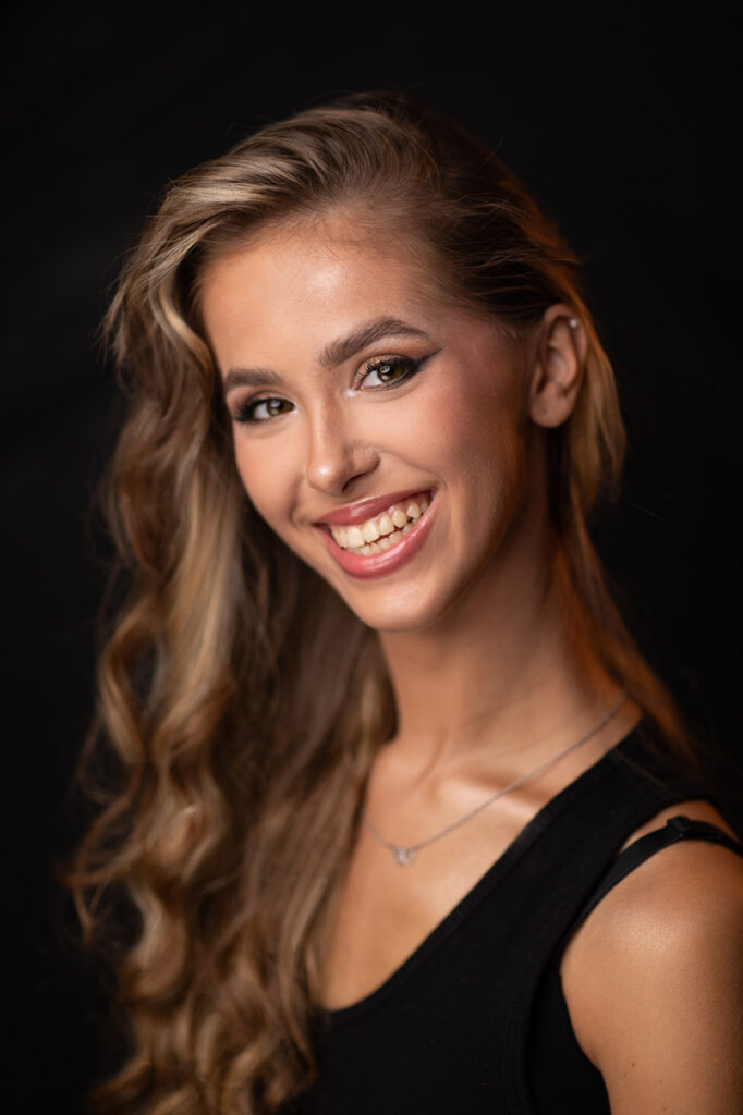 Piękny uśmiech kobiety | Fotografia kobieca | prezent na walentynki